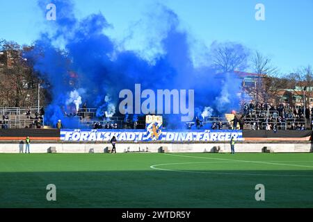 Gothenburg, Sweden. 17th Mar, 2024. Gothenburg, Sweden, March 17th 2024: IFK Goteborg fans with blue smoke ahead of the Swedish League Cup game on March 17th 2024 between IFK Goteborg and Linkoping FC at Valhalla in Gothenburg, Sweden (Peter Sonander/SPP) Credit: SPP Sport Press Photo. /Alamy Live News Stock Photo