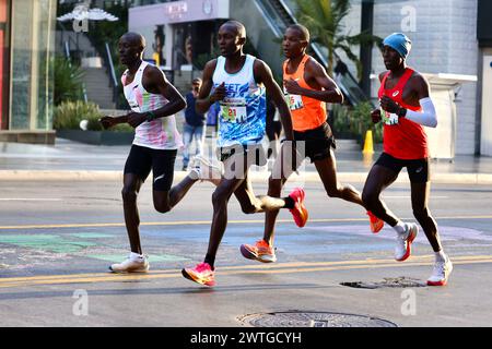 Los Angeles, USA. 18th Mar, 2024. Professional men's runners head up the Hollywood Blvd in the 39th Los Angeles Marathon in Los Angeles, the United States, March 17, 2024. Credit: Xinhua/Alamy Live News Stock Photo