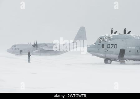 U.S. Marine Corps Cpl. Noah Dembo, a native of North Carolina and a KC-130 loadmaster with Marine Aerial Refueler Transport Squadron (VMGR) 252 Stock Photo