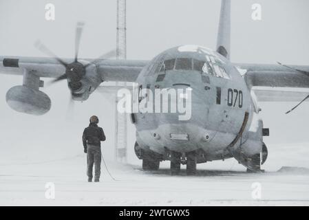 U.S. Marine Corps Cpl. Noah Dembo, a native of North Carolina and a KC-130 loadmaster with Marine Aerial Refueler Transport Squadron (VMGR) 252 Stock Photo