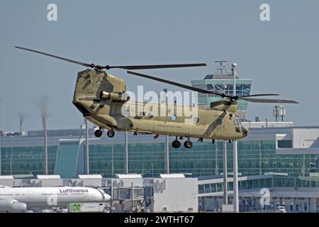 Germany, Bavaria, Munich:  14-08454  Boeing CH-47F Chinook  (c/n M8454) of the US Army at Munich's Franz Josef Strauss airport. Stock Photo
