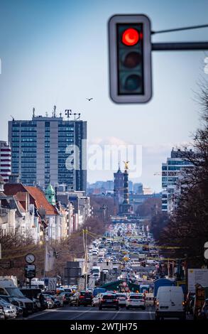 Berlin : Panorama von Berlin, West-Ost-Achse vom Theodor Heuss Platz mit Blick über Kaiserdamm, Bismarckstraße, Ernst Reuter Platz, Straße des 17. Juni über Brandenburger Tor auf Rote Rathaus Berlin - 18.03.2024 Berlin *** Berlin panorama of Berlin, west-east axis from Theodor Heuss Platz with view over Kaiserdamm, Bismarckstraße, Ernst Reuter Platz, Straße des 17 Juni over Brandenburger Tor to Rote Rathaus Berlin 18 03 2024 Berlin Stock Photo