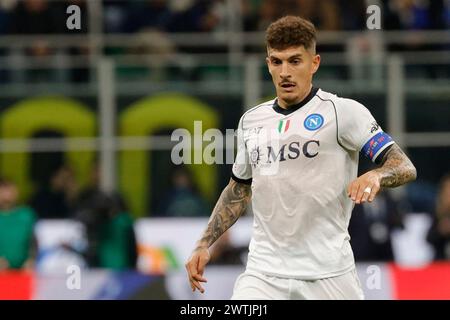 Milan, Lombardia, Italy. 17th Mar, 2024. Giovanni Di Lorenzo of Napoli controls the ball during Serie A soccer match Inter FC SSC Napoli - Stadio Meazza on February 17, 2024 in Milan, Italy. (Credit Image: © Ciro De Luca/ZUMA Press Wire) EDITORIAL USAGE ONLY! Not for Commercial USAGE! Stock Photo