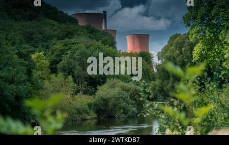 Power Station Cooling Towers looming over the River Severn Stock Photo