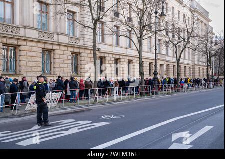 17.03.2024, Berlin, Germany, Europe - Russian citizens standing in long queues in front of Russian Embassy on Unter den Linden boulevard for voting. Stock Photo