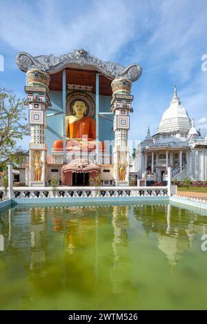 NEGOMBO, SRI LANKA: FEBRUARY 03, 2020: Entrance to Bodhirajarama Maha Viharaya Temple (Angurukaramulla Temple). Negombo, Sri Lanka Stock Photo