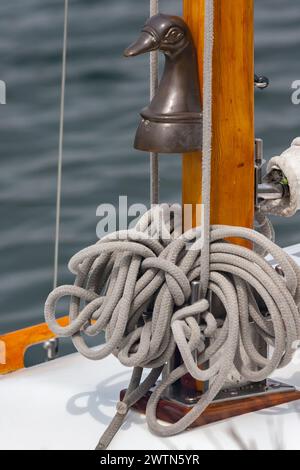 Sailboat, details of the equipment approximately, boat control ropes ...