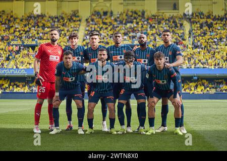 VILLARREAL, SPAIN - MARCH 17: The Valencia CF team line up for a photo prior to kick off during LaLiga EA Sports match between Villarreal FC and Valencia CF at Estadio de la Ceramica on March 17, 2024 in Villarreal, Spain. (Photo By Jose Torres/Photo Players Images) Stock Photo