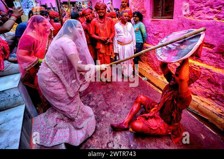 lathmar holi festival in barsana