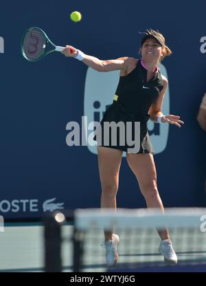 MIAMI GARDENS, FLORIDA - MARCH 19: Paula Badosa (Spain) vs Simona Halep (Romania) during the 2024 Miami Open presented by Itaú women's singles match at Hard Rock Stadium on March 19, 2024 in Miami Gardens, Florida.  (Photo by JL/Sipa USA) Stock Photo