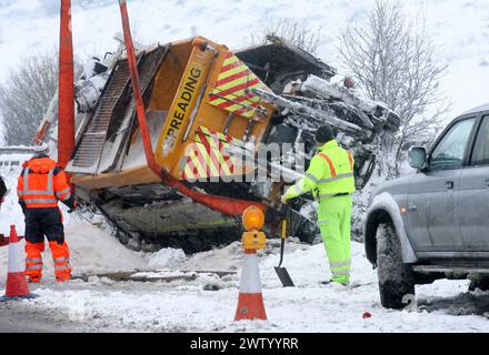 02/12/10 TODAY PHOTO ...A Hampshire County Council gritter lorry is ...