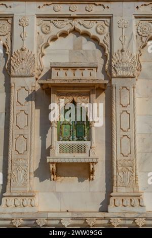 A window of the white Jaswant Thada mausoleum in Jodhpur, Rajasthan, India Stock Photo