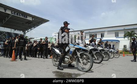 GYE-PLAN FICE Guayaquil, miercoles 20 de marzo del 2024 Mediante rueda de prensa la Policia Nacional dio detalles sobre la puesta en marcha del plan Fuerza Investigativa Contra la Extorsion , FICE. En la grafica elementos de la policia motorizada, mientras realizan ejercicios. Fotos:CÃ sar Munoz/API Guayaquil Guayas Ecuador CLJ-GYE-PLANFICE-3a04ee259ec7207bfecf9fb105e13253 *** GYE PLAN FICE Guayaquil, Wednesday, March 20, 2024 At a press conference the National Police gave details on the implementation of the Investigative Force Against Extortion plan, FICE In the graphic elements of the motor Stock Photo