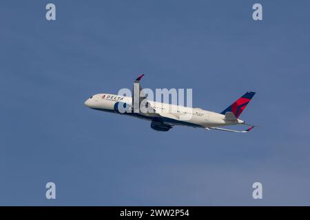 N576DZ Delta Air Lines Airbus A350-941 am Los Angeles International ...