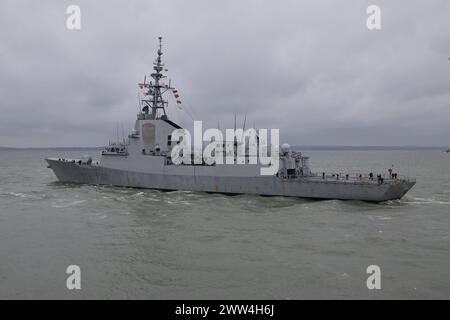 The Spanish Navy guided missile frigate ESPS ALVARO DE BAZAN (F101) leaving harbour Stock Photo