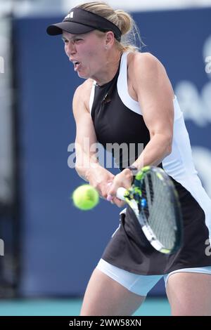 Miami, Florida, USA. 21st Mar, 2024. Caroline Wozniacki (Denmark) hits a backhand against Angelina Kalinin (Ukraine) during the second round of women's singles at the Miami Open tennis tournament. (Credit Image: © Richard Dole/ZUMA Press Wire) EDITORIAL USAGE ONLY! Not for Commercial USAGE! Stock Photo