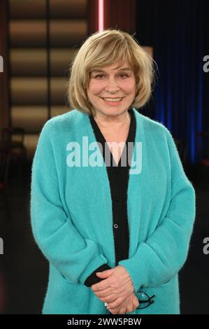 Sängerin Mary Roos zu Gast in der WDR Talkshow Kölner Treff *** Singer Mary Roos as a guest on the WDR talk show Kölner Treff Stock Photo