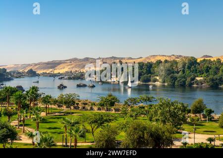 Aerial view of the Nile river with Feluccas (traditional egyptian ...