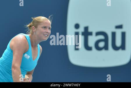 Miami Gardens, USA. 20th Mar, 2024. MIAMI GARDENS, FLORIDA - MARCH 20: Shelby Rogers (USA) vs Linda Fruhvirtova (Czech Republic) during the 2024 Miami Open presented by Itaú women's singles match at Hard Rock Stadium on March 20, 2024 in Miami Gardens, Florida. (Photo by JL/Sipa USA) Credit: Sipa USA/Alamy Live News Stock Photo