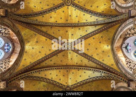 Gold mosaic ceiling of the Fitzrovia Chapel, Pearson Square, London, England Stock Photo