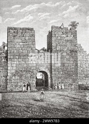 Salomon Door, Tebessa. Oran Province, Algeria. Africa. Drawing by H. Catenacci. Tébessa and its monuments by Antoine Héron de Villefosse (1845 - 1919) Le Tour du Monde 1880 Stock Photo