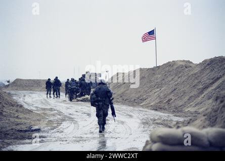 23rd March 1991 A wet afternoon at Checkpoint Charlie, the limit of U.S. Army occupation along Highway 8, 8km south of Nasiriyah in southern Iraq. Stock Photo
