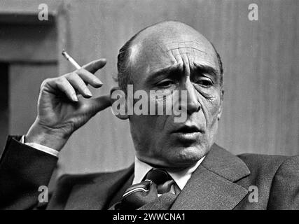 Argentine military, politician and journalist Francisco Manrique is being  interviewed by Argentine historian Armando Alonso Piñeiro, Buenos Aires,  August 7th, 1974 Stock Photo