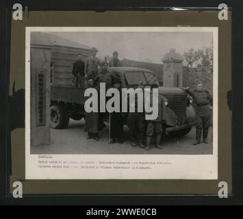 Description: Manchuria. Soviet soldiers in process of removing industrial equipment from Manchurian factories. Pictures copied from a set furnished by Chinese authorities in Manchuria. Location: Manchuria, China Date: 1946 china, asia, asiathroughalens Stock Photo