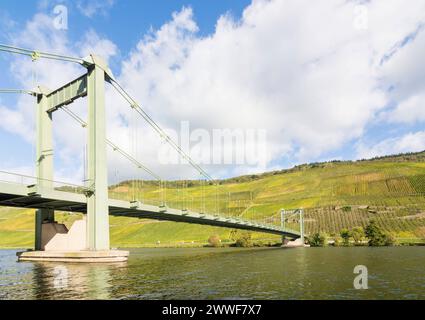 bridge Moselbrücke Wehlen, river Mosel Moselle, vineyard Bernkastel-Kues Mosel Rheinland-Pfalz, Rhineland-Palat Germany Stock Photo