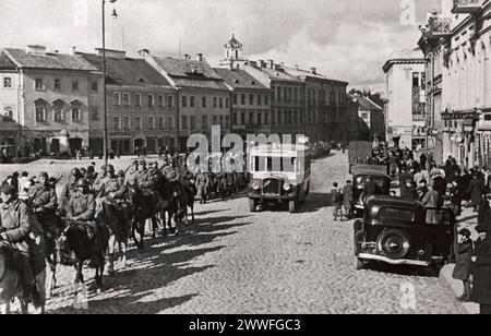 Vilnius, Lithuania, September 29, 1939 The Union of the Red Army on the streets of Wilno as they pass through cities and village of Western Belorussia. . Stock Photo