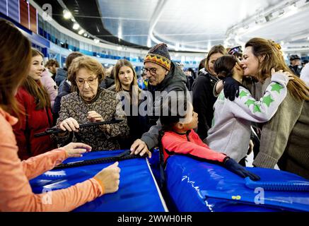 HEERENVEEN - Princess Margriet and Princess Annette on the Thialf ice rink during the kick-off of De Hollandse 100. The duathlon is held annually to raise money for research into the nature and treatment of lymphoma. ANP KOEN VAN WEEL netherlands out - belgium out Stock Photo