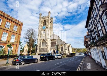 Exterior and tower of historic parish church of St Mary the Virgin in Hart Street, Henley-on-Thames, a town in south Oxfordshire Stock Photo