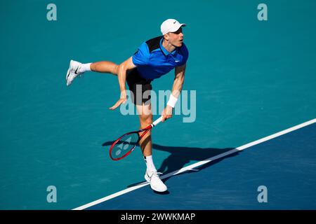 MIAMI GARDENS, FLORIDA - MARCH 24: Denis Shapovalov of Canada in action against Matteo Arnaldi of Italy during their match on Day 9 of the Miami Open at Hard Rock Stadium on March 24, 2024 in Miami Gardens, Florida. (Photo by Mauricio Paiz) Credit: Mauricio Paiz/Alamy Live News Stock Photo