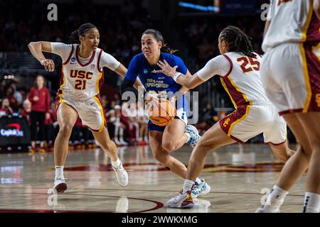 USC Trojans guard Dominique Darius (21) during an NCAA basketball game ...