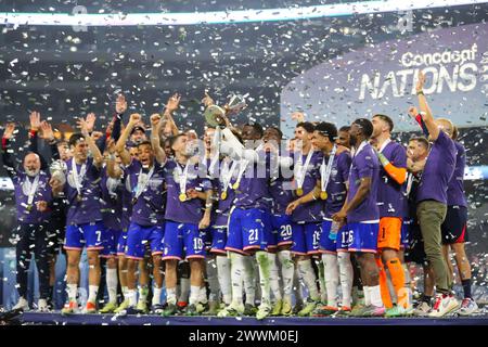 Arlington, Texas, USA. 24th Mar, 2024. The USMNT celebrate their Concacaf Nations League three-peat after defeating Mexico 2-0 in Sunday night's match at AT&T Stadium in Arlington, Texas. (Credit Image: © Brian McLean/ZUMA Press Wire) EDITORIAL USAGE ONLY! Not for Commercial USAGE! Credit: ZUMA Press, Inc./Alamy Live News Stock Photo