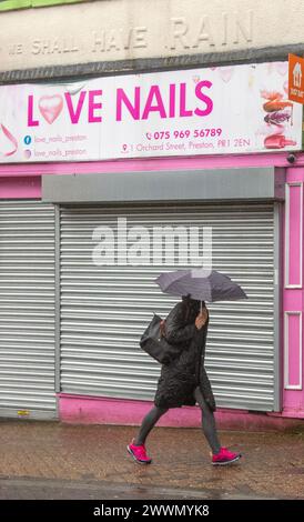 Preston, Lancashiire.  UK Weather. 25 March 2024.  We shall have rain.  Heavy rain and a moderate breeze as yet more rain falls in the north-west of England Credit; MediaWorldImages/AlamyLiveNews Stock Photo