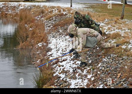 The JB-MDL CBRN School held training for various unit soldiers on ...