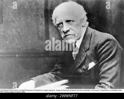 Fridtjof Wedel-Jarlsberg Nansen, (10 October 1861 – 13 May 1930) was a Norwegian polymath and Nobel Peace Prize laureate. He gained prominence at various points in his life as an explorer, scientist, diplomat, humanitarian and co-founded the Fatherland League. In 1893, Fridtjof Nansen sailed north to the Arctic with the ship Fram. The ship was specially built for the Arctic Ocean. It was supposed that the ship would freeze in the ice and drift with it to the North Pole. When it became clear that the ship could not reach the pole, Nansen together with Hjalmar Johansen left the ship. They made t Stock Photo
