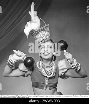 Showgirl in the 1940s. A beautiful looking actress and dancer pictured on the theater stage wearing a stunning costume. 1949. She is actress Git Gay (1921-2007) Kristoffersson AR5-5 Stock Photo