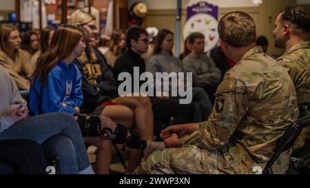 Soldiers from 1st Squadron, 32nd Cavalry Regiment, 1st Brigade Combat ...