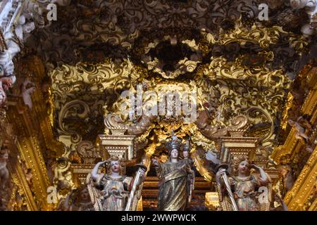 Sé Cathédrale de Faro De sa construction originelle du XIIIe / XIVe siècle, l’Église de Sainte Marie, élevée au rang de Cathédrale au XVIe siècle, con Stock Photo