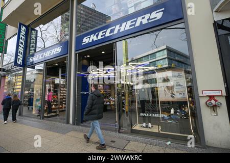 Skechers Sportschuhe, Geschäft, Tauentzienstraße, Charlottenburg, Berlin, Deutschland Stock Photo