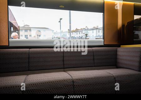 Seating in the buffet Car on The GWR Night Riviera Sleeper from Penzance to London Paddington Stock Photo