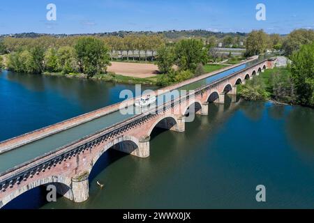 Moissac (south-western France): navigable aqueduct “pont-canal du Cacor”, water bridge between the Garonne and the Tarn river Stock Photo