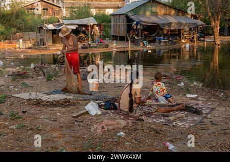 Illegal Burmese immigrant families living in a settlement at the Thai side of the Thailand-Myanmar border at Mae Sot,Thailand Stock Photo