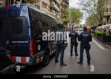 Barcelona, Spain. 26th Mar, 2024. Police presence is being reinforced at emblematic locations in Barcelona like the Sagrada Familia due to the alert for terrorist attacks in Spain following the Moscow attack. Se refuerza la presencia policial en lugares emblemáticos de Barcelona como la Sagrada Familia debido a la alerta por atentados terroristas en Espa&#xf1;a tras el atentado de Mosc&#xfa; in the pic: News Politics - Barcelona, Spain - Tuesday March 26, 2024 (Photo by Eric Renom/LaPresse) Credit: LaPresse/Alamy Live News Stock Photo