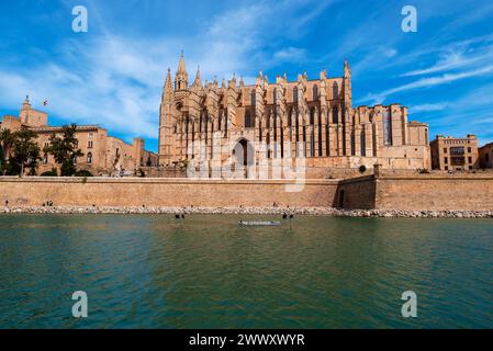 Parc de la Mar in front of Santa Maria Cathedral, La Seu, on the left Almudaina Palace, Palma de Majorca, Majorca, Balearic Islands, Spain Stock Photo