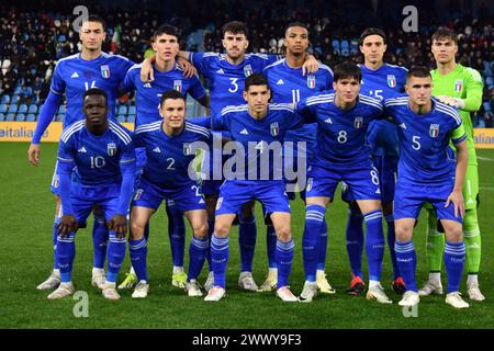 Ferrara, Italia. 26th Mar, 2024. Line up Under 21 Italian national team warms up prior the European Under 21 Championship 2025 Qualifying round match between Italy and Turkiye at Paolo Mazza Stadium - Sport, Soccer - Ferrara, Italy - Tuesday March 26, 2024 (Photo by Massimo Paolone/LaPresse) Credit: LaPresse/Alamy Live News Stock Photo