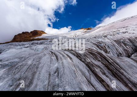 Ice surface of the Hermoso glacier on the Cayambe volcano Stock Photo