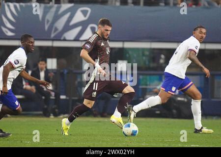 Arlington, USA. 24th Mar, 2024. March 24, 2024, Arlington, Texas: Mexico forward Santiago Gimenez runs with the ball during the Concacaf Nations League Final played at AT&T Stadium. on March 24, 2024, Arlington, Texas. United States won Mexico the Finals 2-0. (Photo by Javier Vicencio/Eyepix Group/Sipa USA) Credit: Sipa USA/Alamy Live News Stock Photo